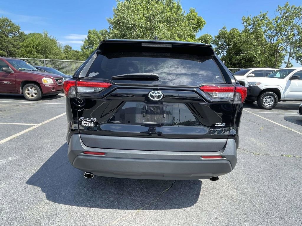 Used 2022 Toyota RAV4 XLE Premium FWD image 22