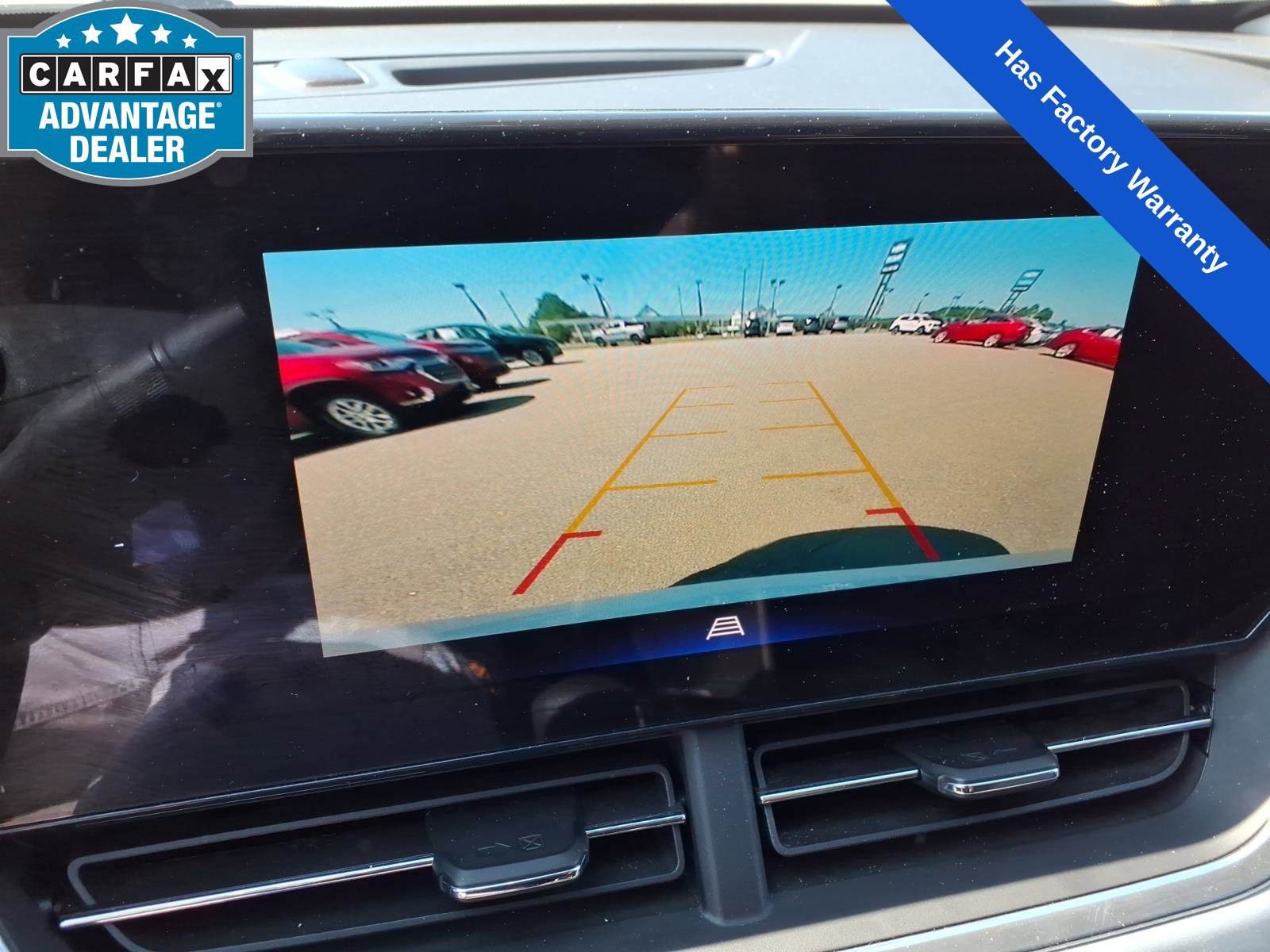 Used 2025 Chevrolet Trax LT FWD image 18