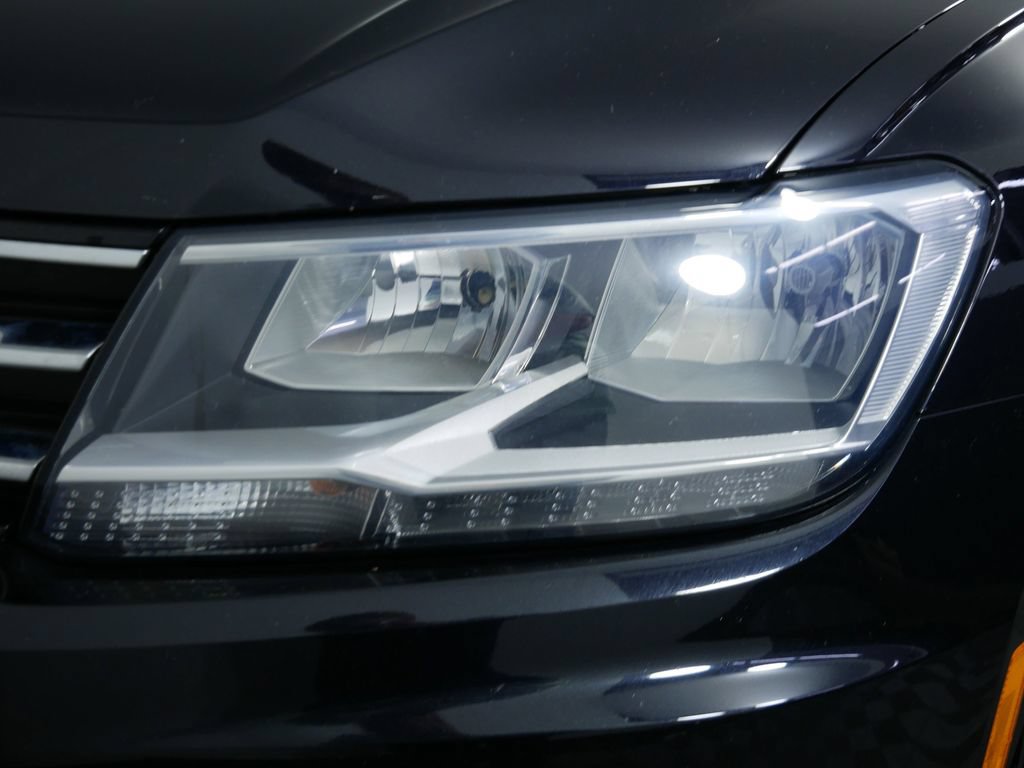 Used 2019 Volkswagen Tiguan SEL AWD/4WD image 14
