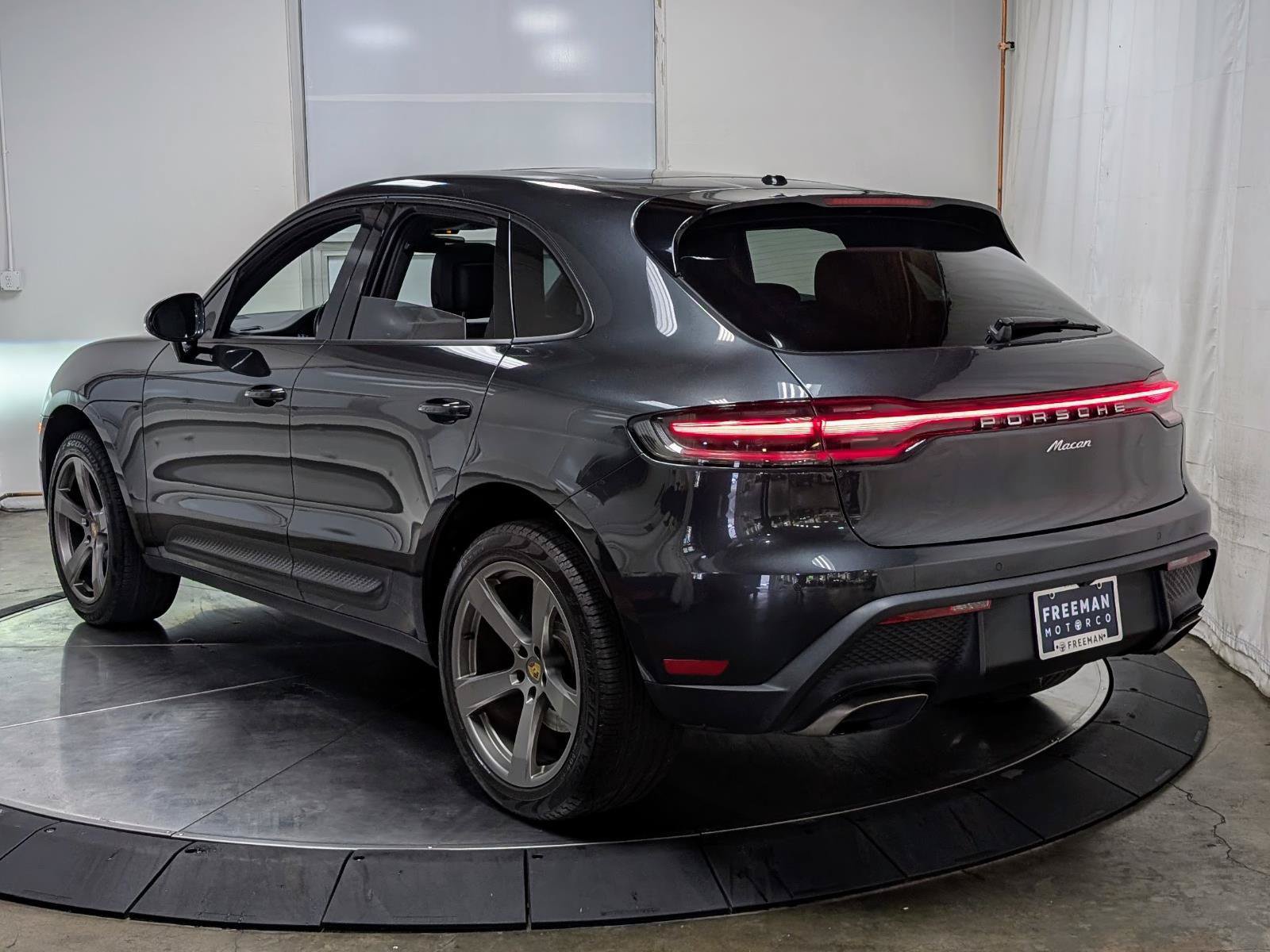 Used 2024 Porsche Macan AWD/4WD image 7