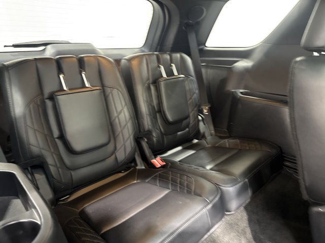 Used 2016 Ford Explorer Platinum AWD/4WD image 32