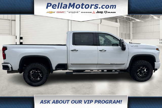 Used 2024 Chevrolet Silverado 3500 High Country w/ High Country Premium Package AWD/4WD image 2