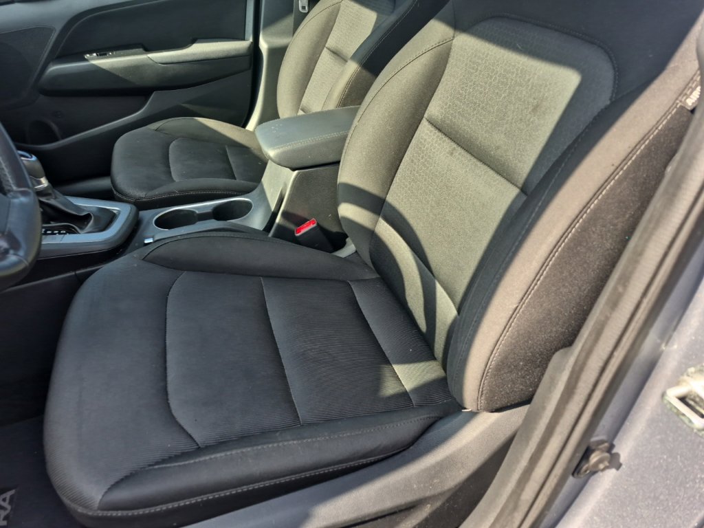 Used 2017 Hyundai Elantra Value Edition w/ Cargo Package FWD image 12