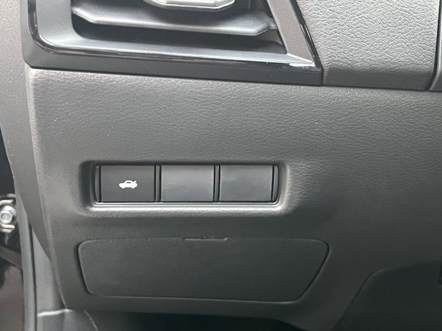 New 2026 Nissan Sentra SR w/ Floor Mat Package FWD image 21