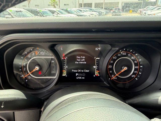 Used 2025 Jeep Gladiator Mojave w/ Convenience Group image 20