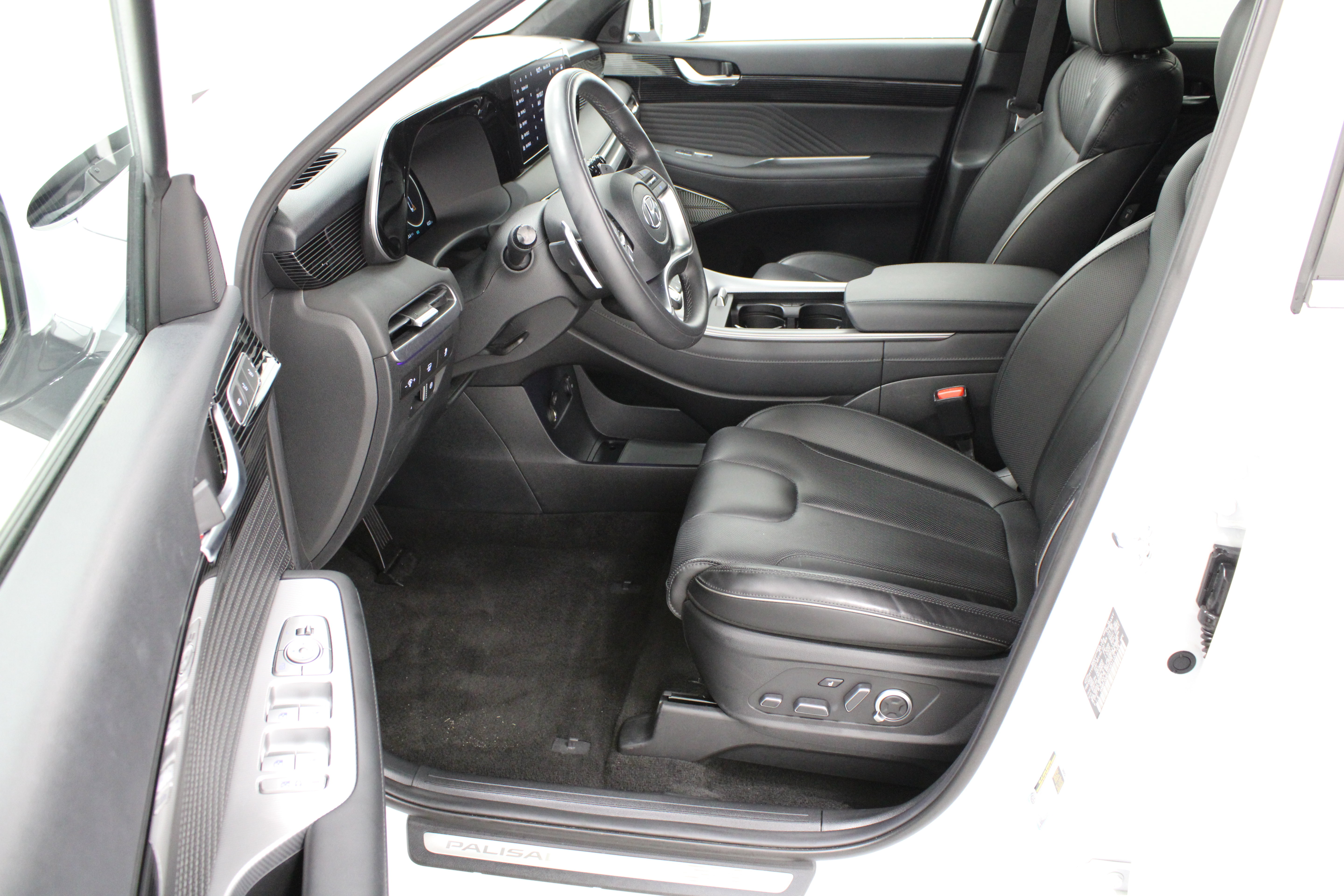 Used 2025 Hyundai Palisade Calligraphy AWD/4WD image 14