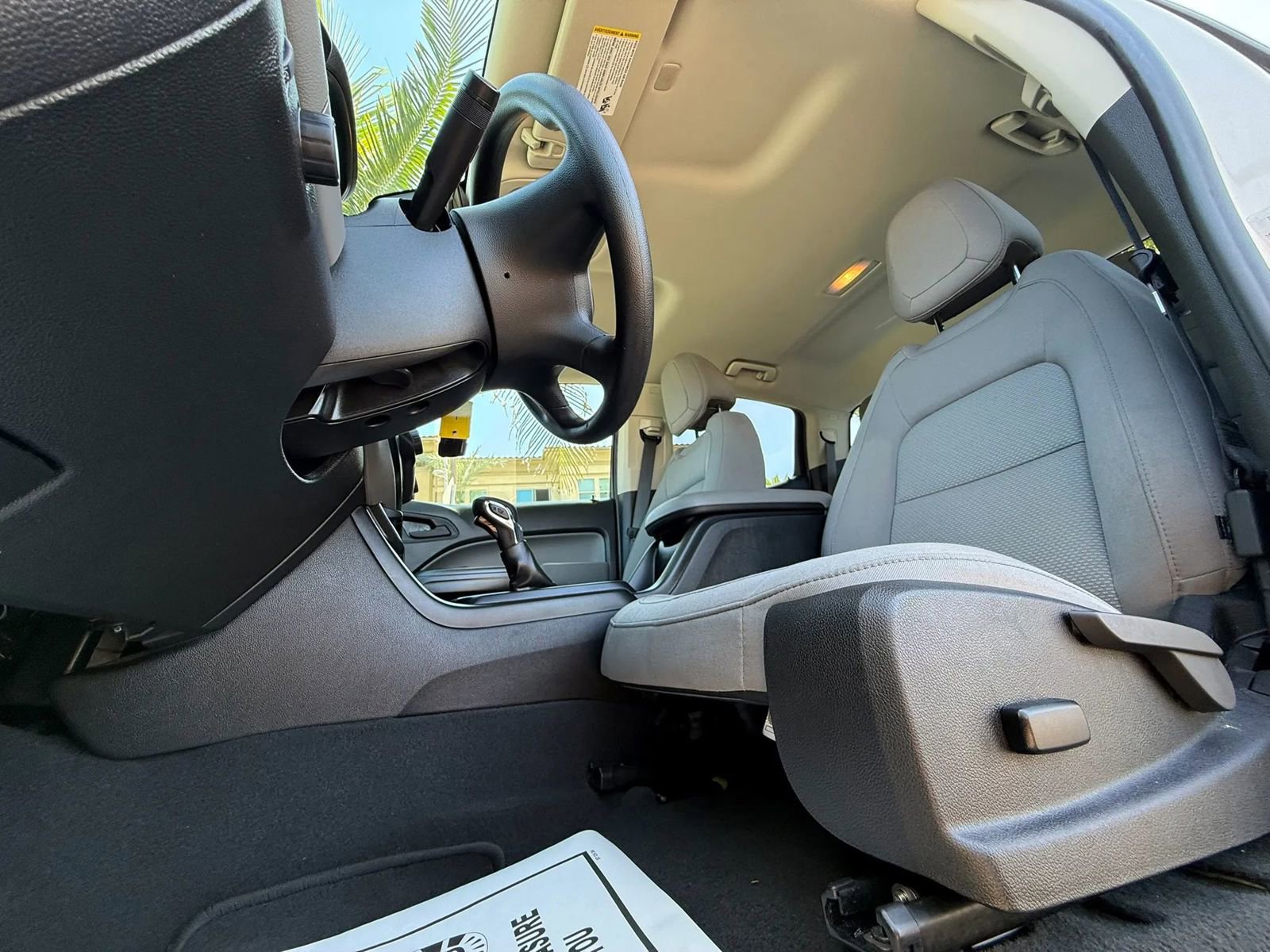 Used 2022 Chevrolet Colorado W/T w/ WT Convenience Package RWD image 28