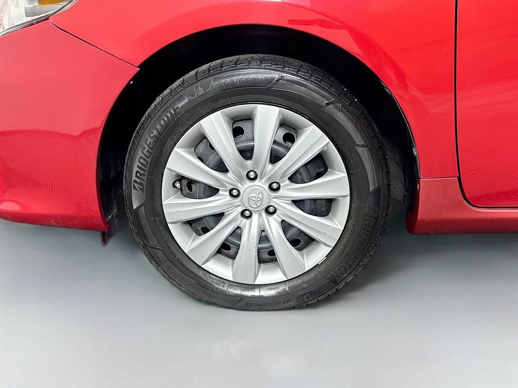 Used 2013 Toyota Corolla LE FWD image 30
