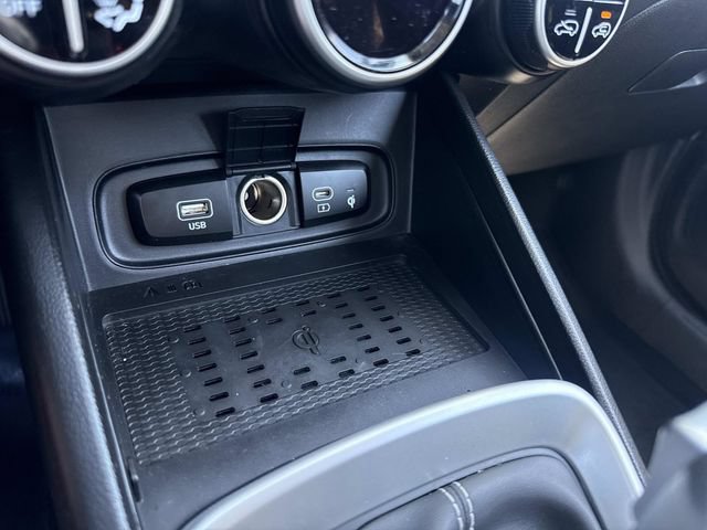 Certified 2026 Hyundai Venue SEL FWD image 32
