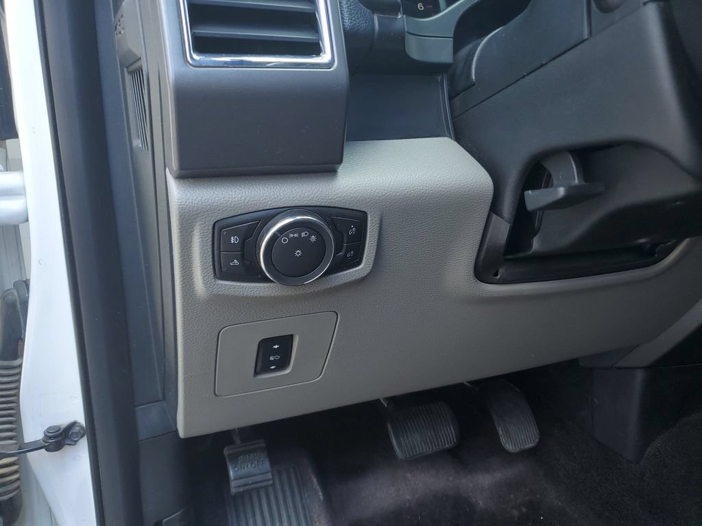 Used 2015 Ford F150 XLT w/ Equipment Group 302A Luxury AWD/4WD image 21