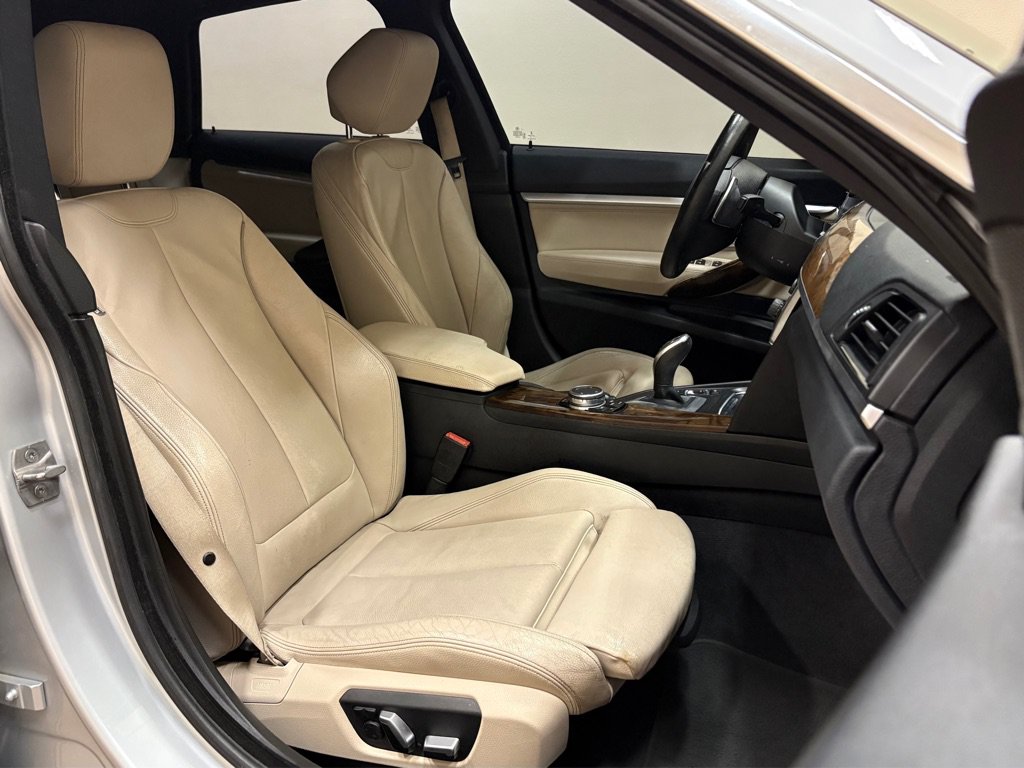 Used 2016 BMW 328i Gran Turismo xDrive AWD/4WD image 9
