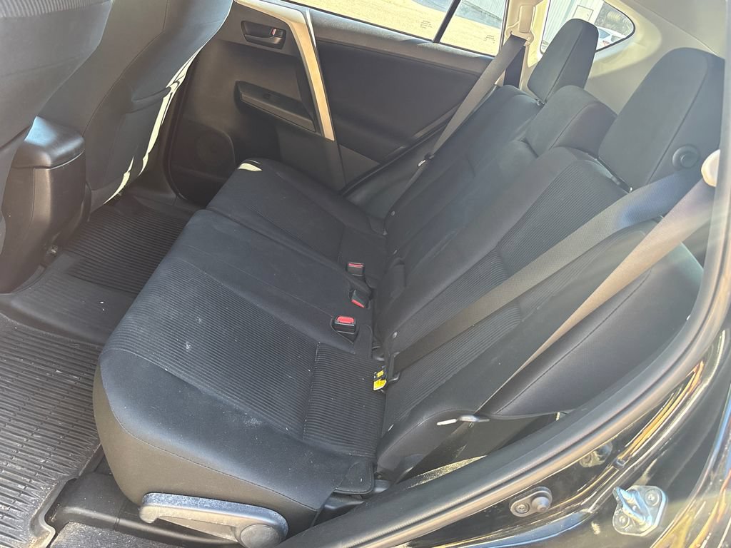 Used 2016 Toyota RAV4 LE AWD/4WD image 14