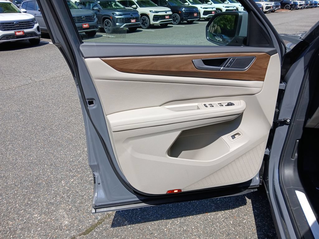 New 2026 Volkswagen Atlas SE FWD image 10