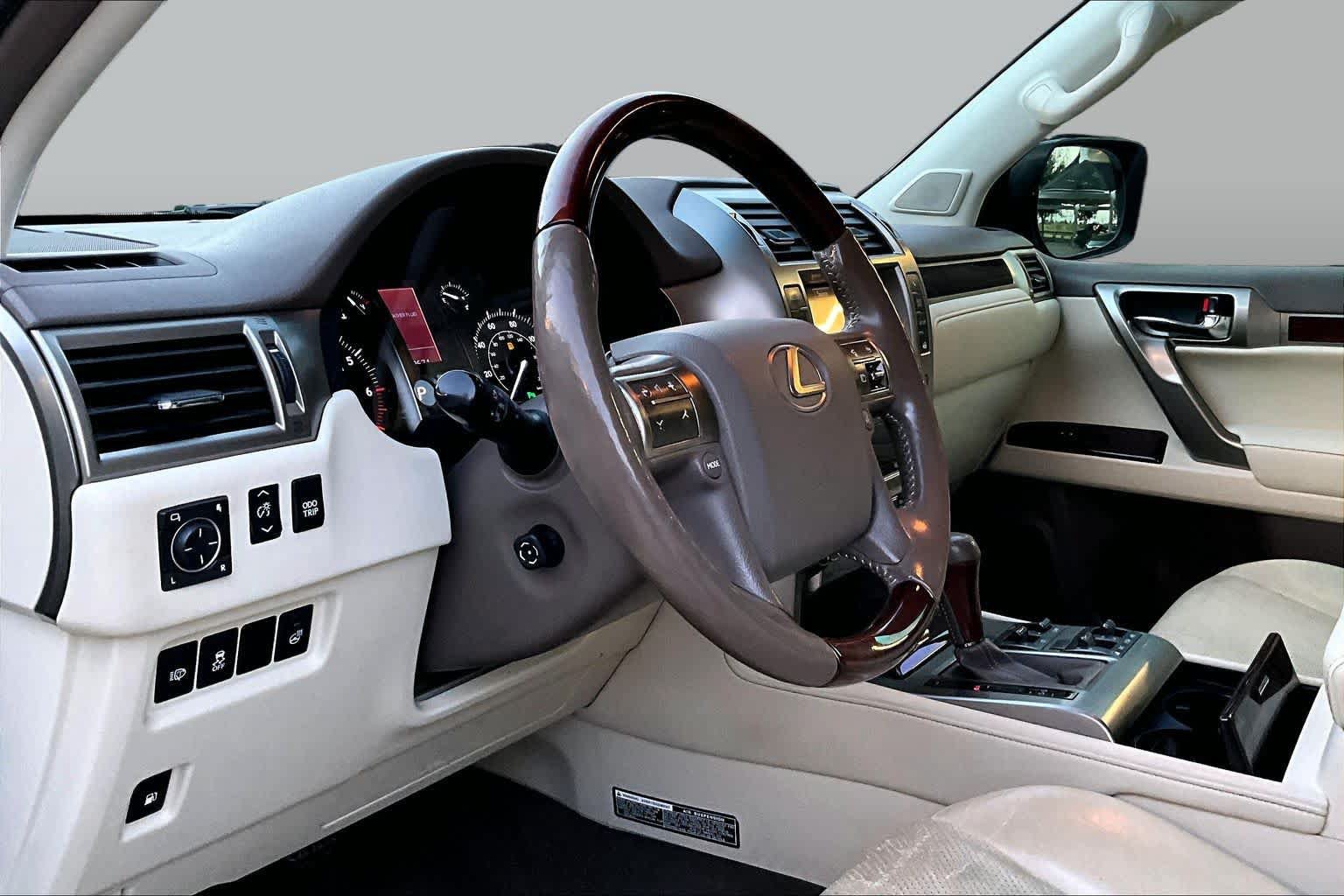 Used 2014 Lexus GX 460 Luxury AWD/4WD image 17
