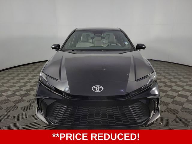 Used 2025 Toyota Camry SE FWD image 2