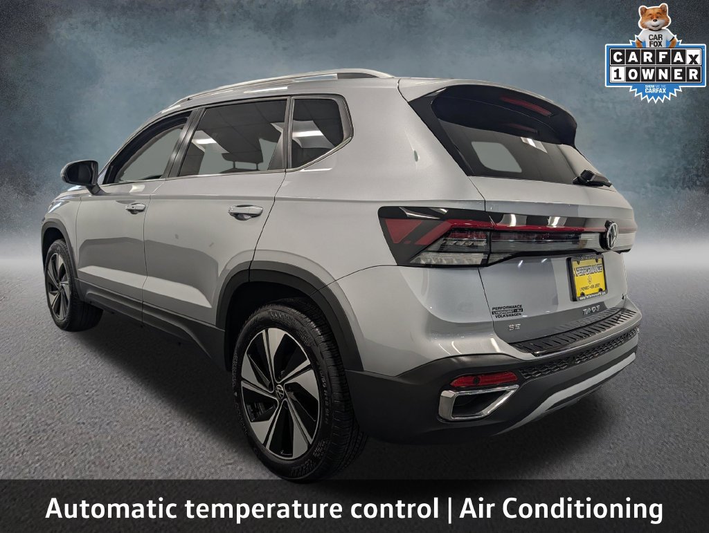 Used 2025 Volkswagen Taos SE w/ Panoramic Sunroof Package AWD/4WD image 7