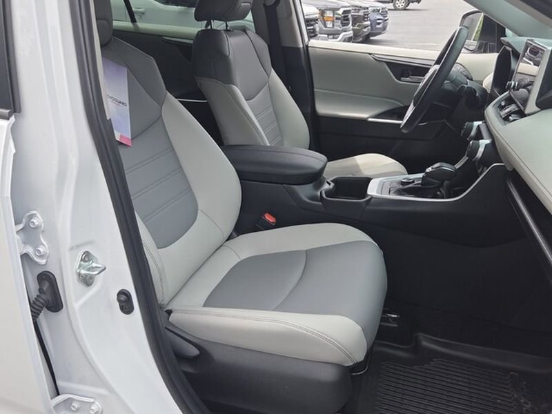 Used 2024 Toyota RAV4 XLE Premium w/ Weather Package AWD/4WD image 17