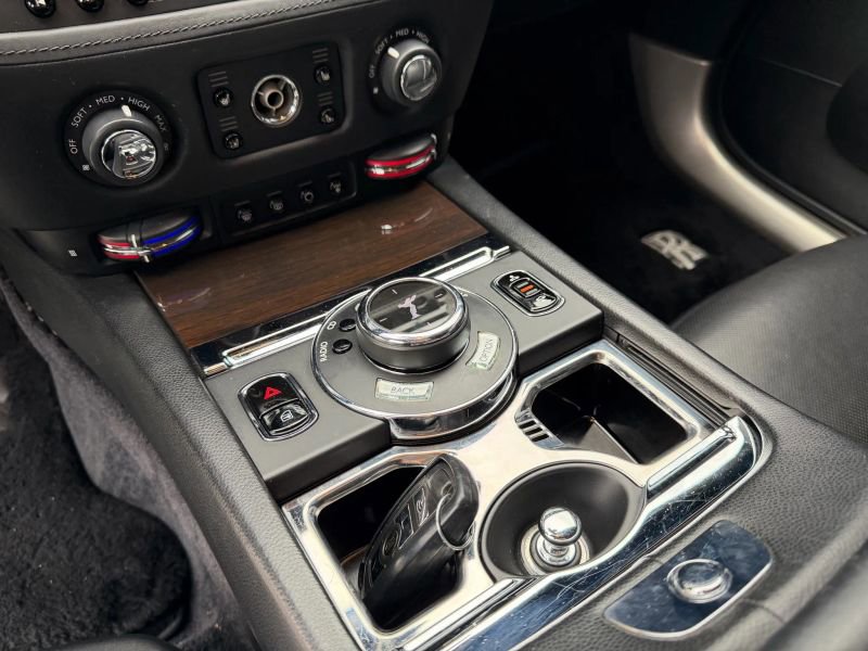 Used 2014 Rolls-Royce Wraith image 35