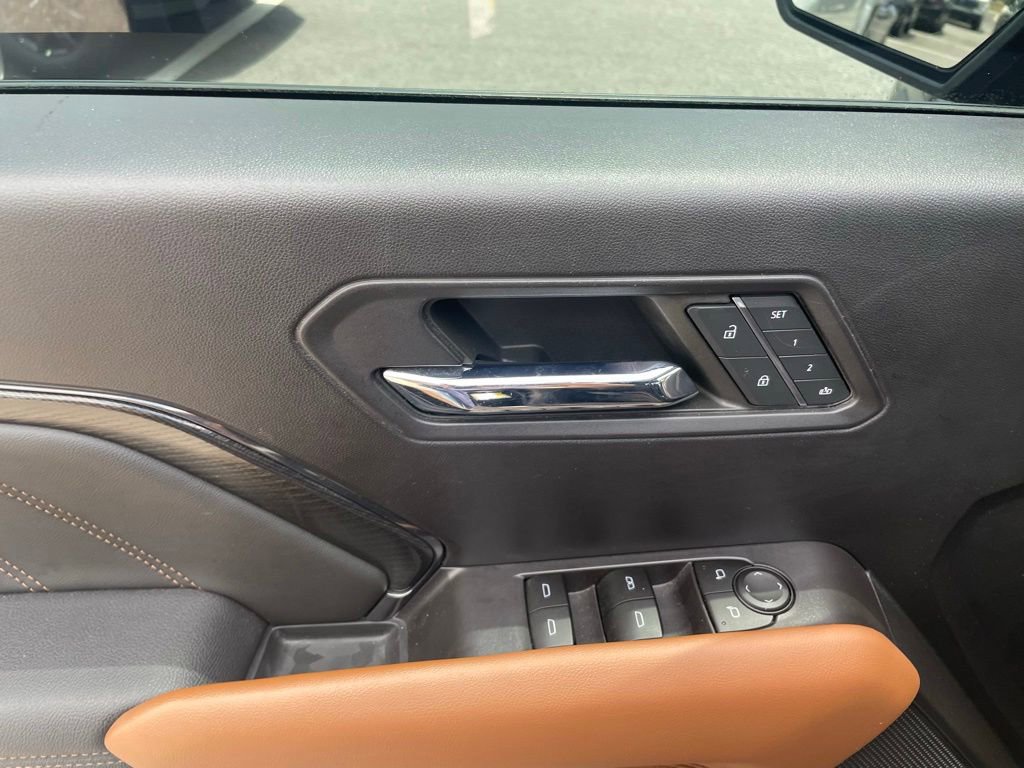 Used 2023 GMC Canyon AT4 w/ AT4 Premium Package AWD/4WD image 11