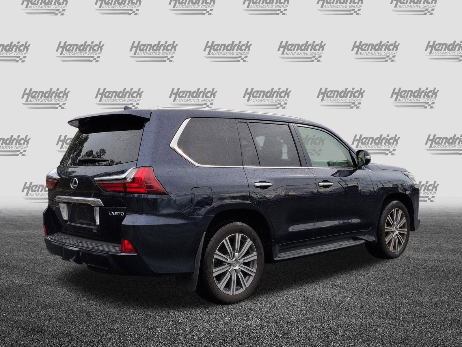 Used 2017 Lexus LX 570 4WD w/ Luxury Package image 10