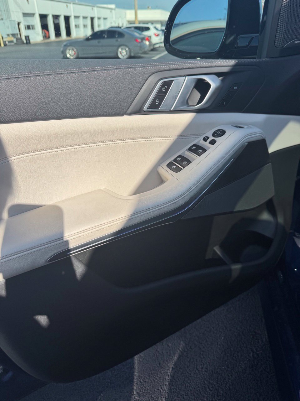 Used 2021 BMW X5 xDrive40i w/ M Sport Package AWD/4WD image 6