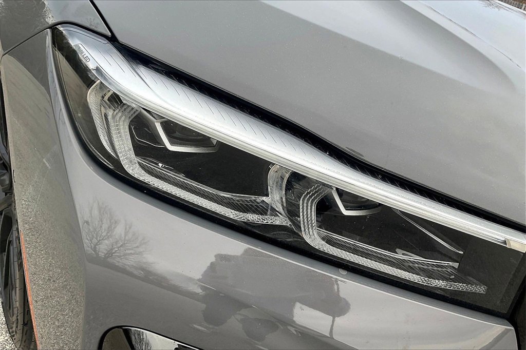 Used 2022 BMW 750i xDrive w/ Executive Package image 29