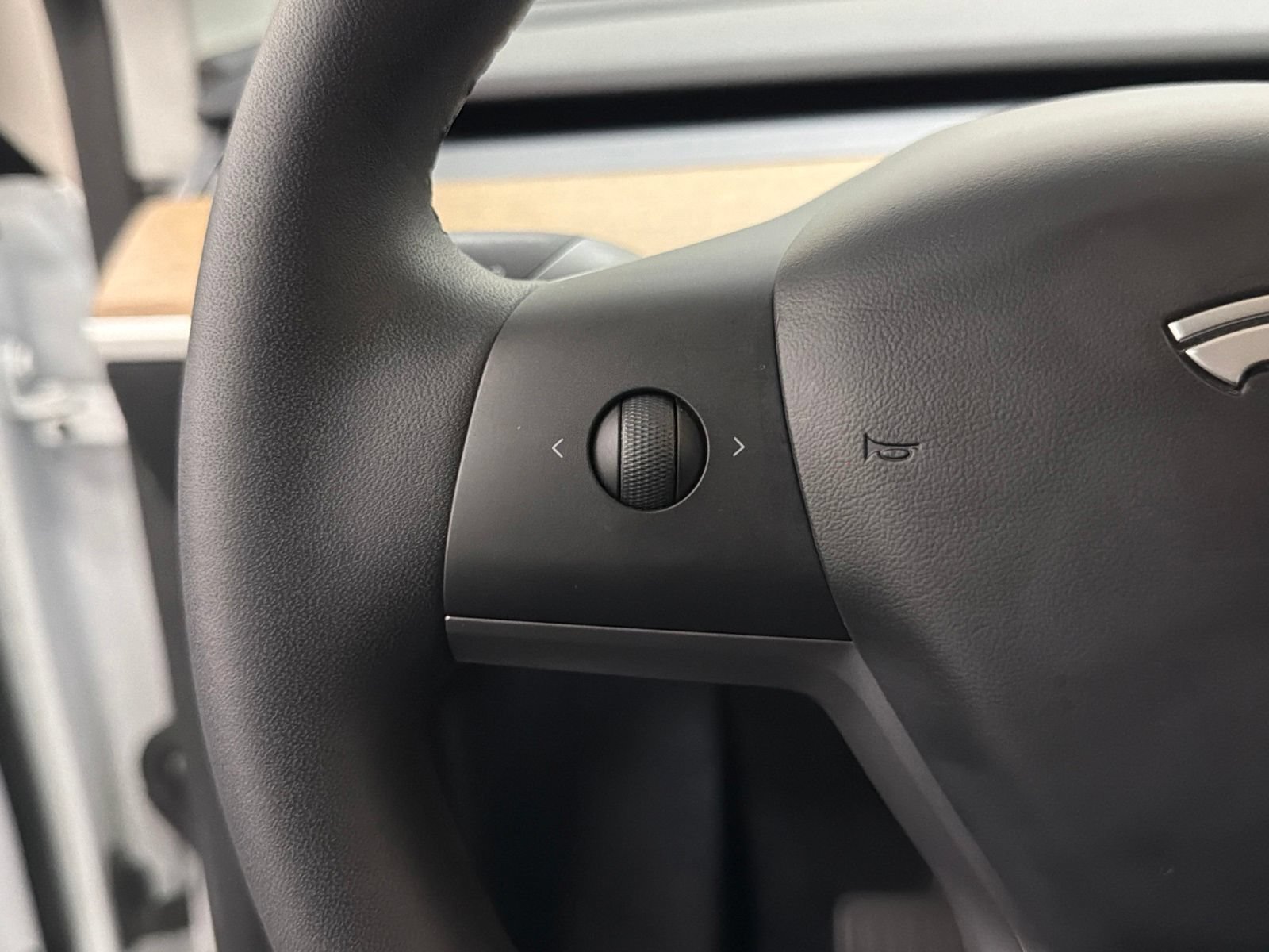 Used 2020 Tesla Model Y Long Range AWD/4WD image 27