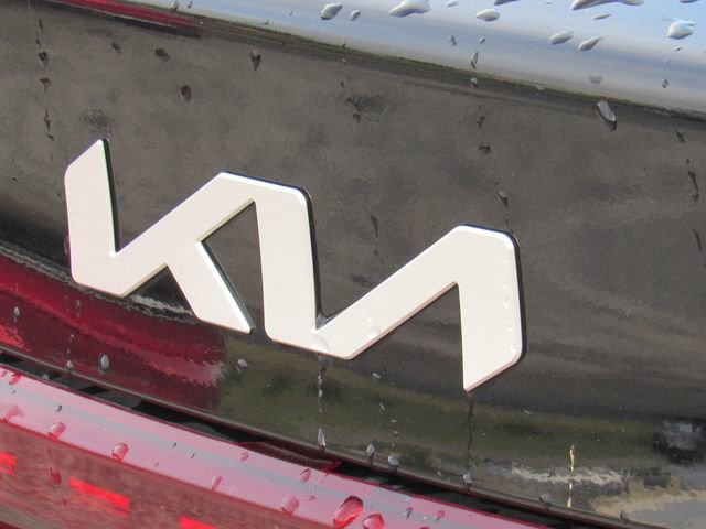 Used 2023 Kia Forte LXS image 10