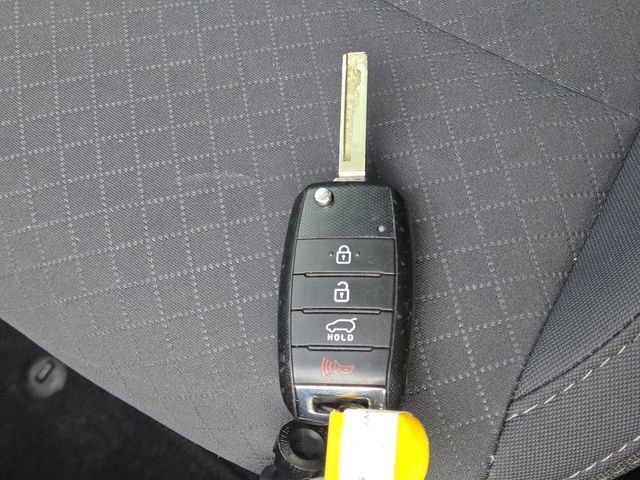 Used 2018 Kia Sorento LX image 31