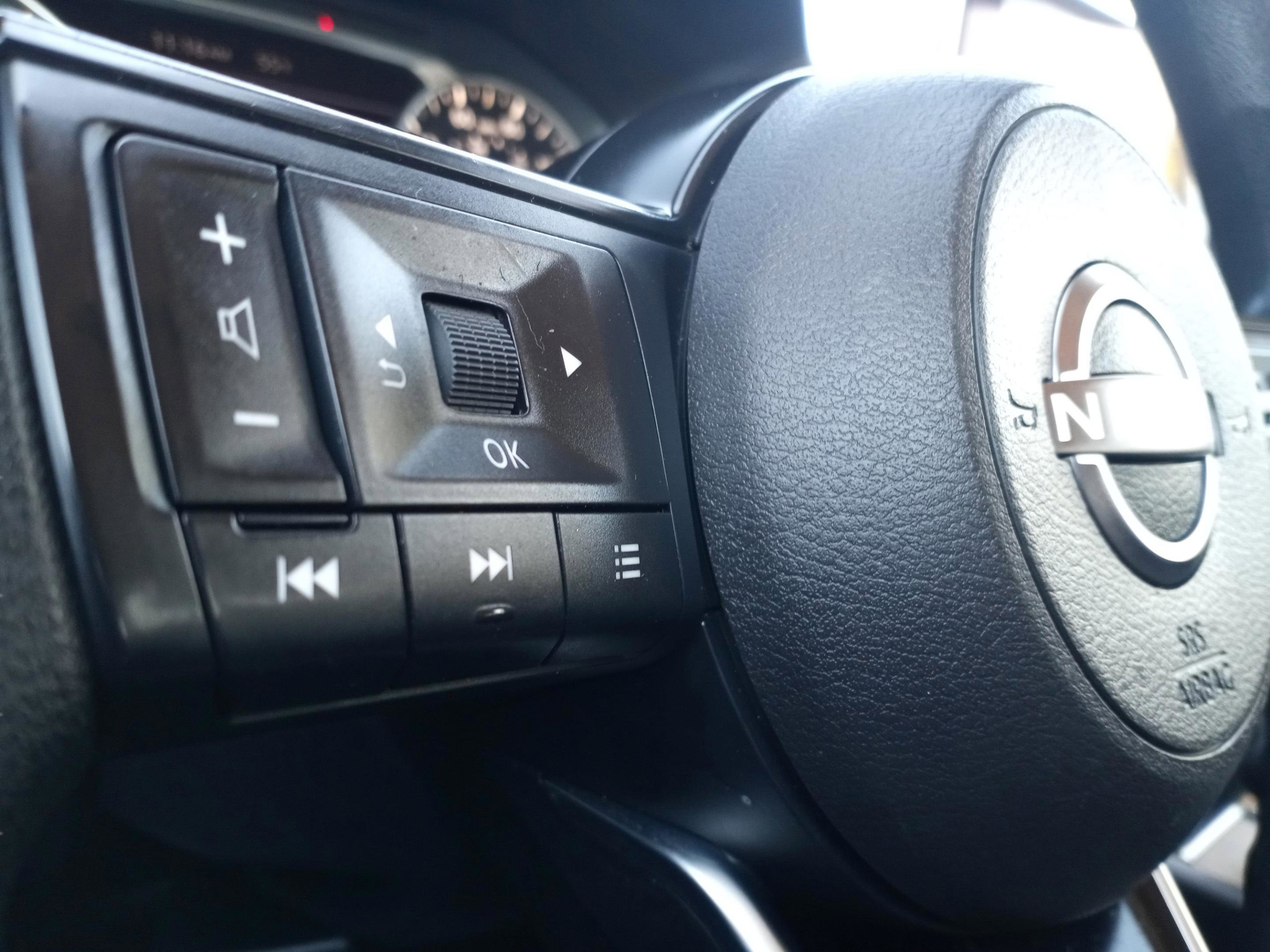 Used 2024 Nissan Rogue SV image 11