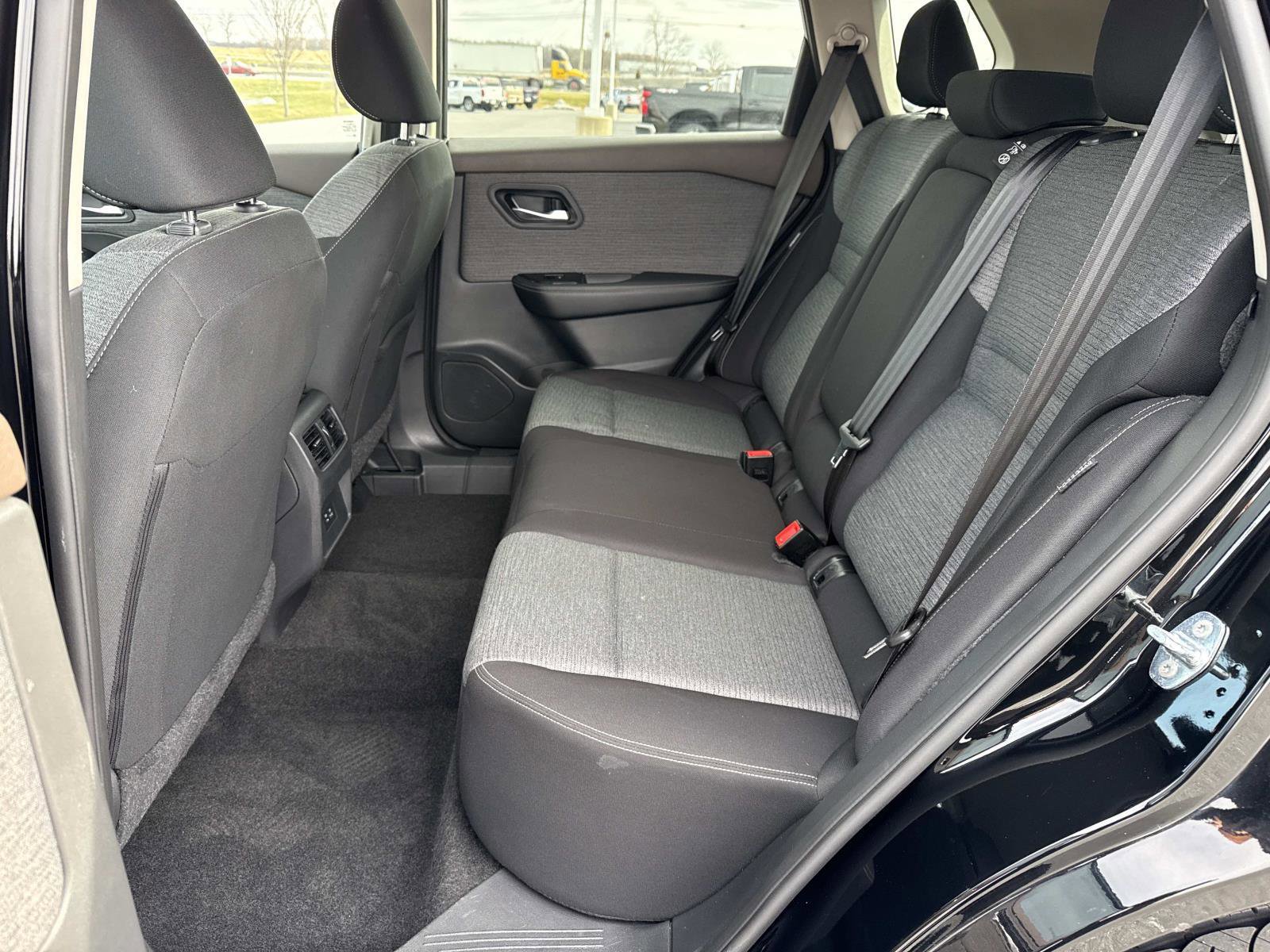 Used 2023 Nissan Rogue SV image 22