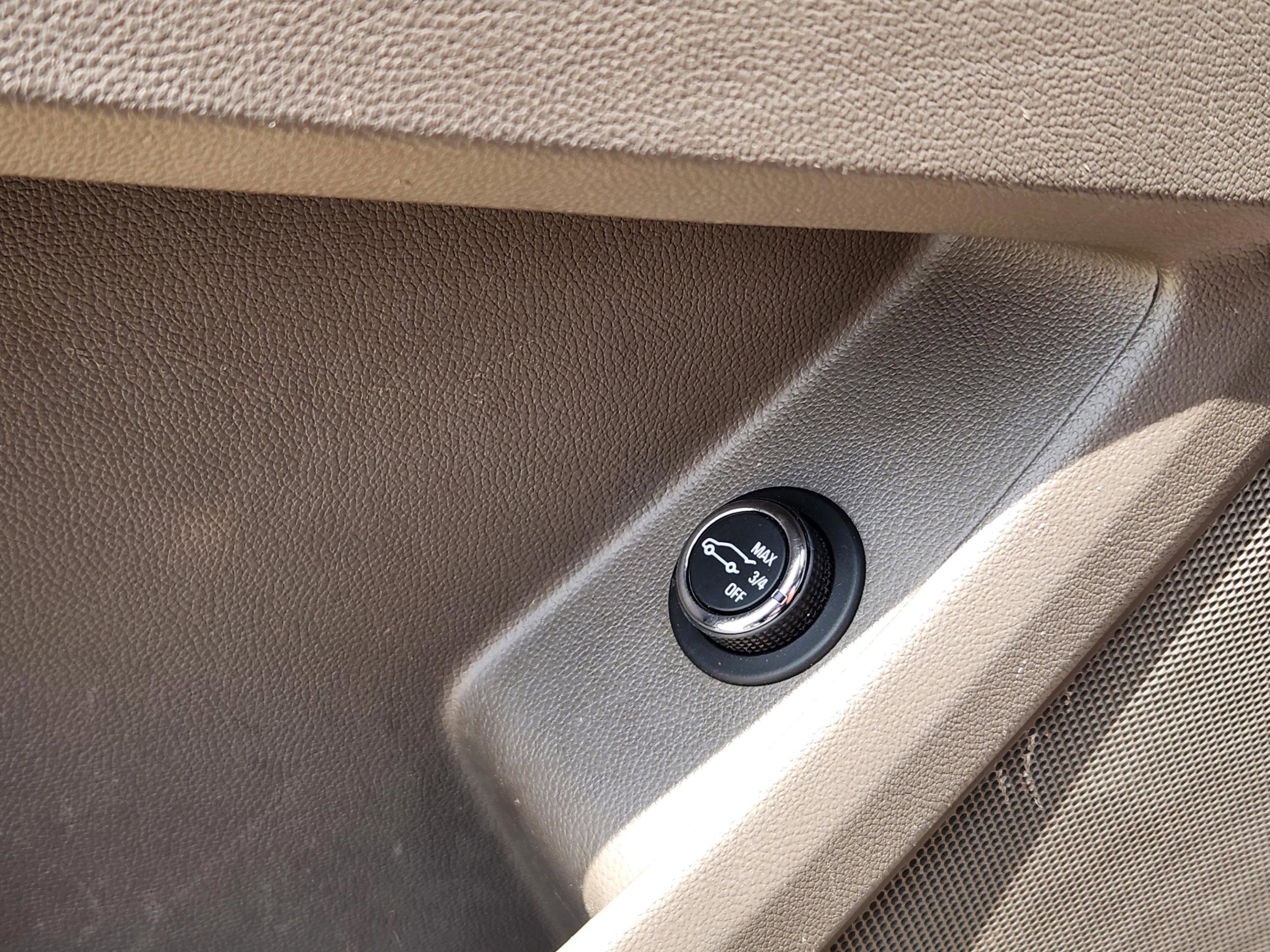 Used 2018 Chevrolet Traverse LT FWD image 18