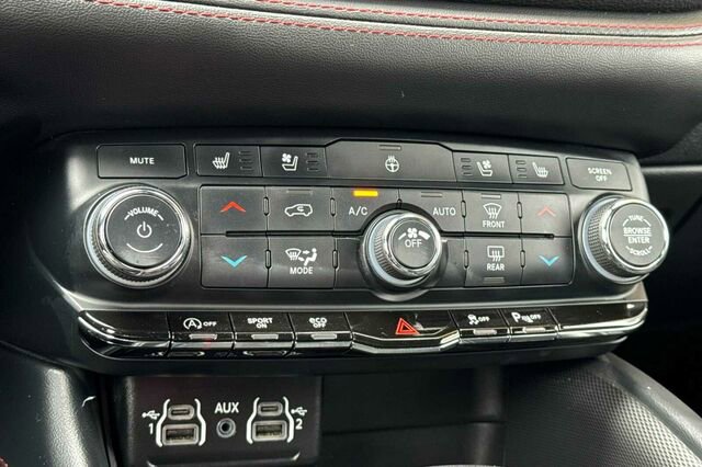 Used 2024 Dodge Durango GT image 19