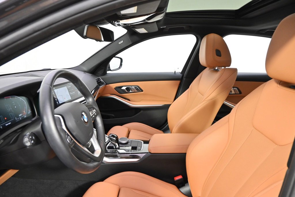 Used 2022 BMW 330i xDrive Sedan w/ Driving Assistance Package image 13