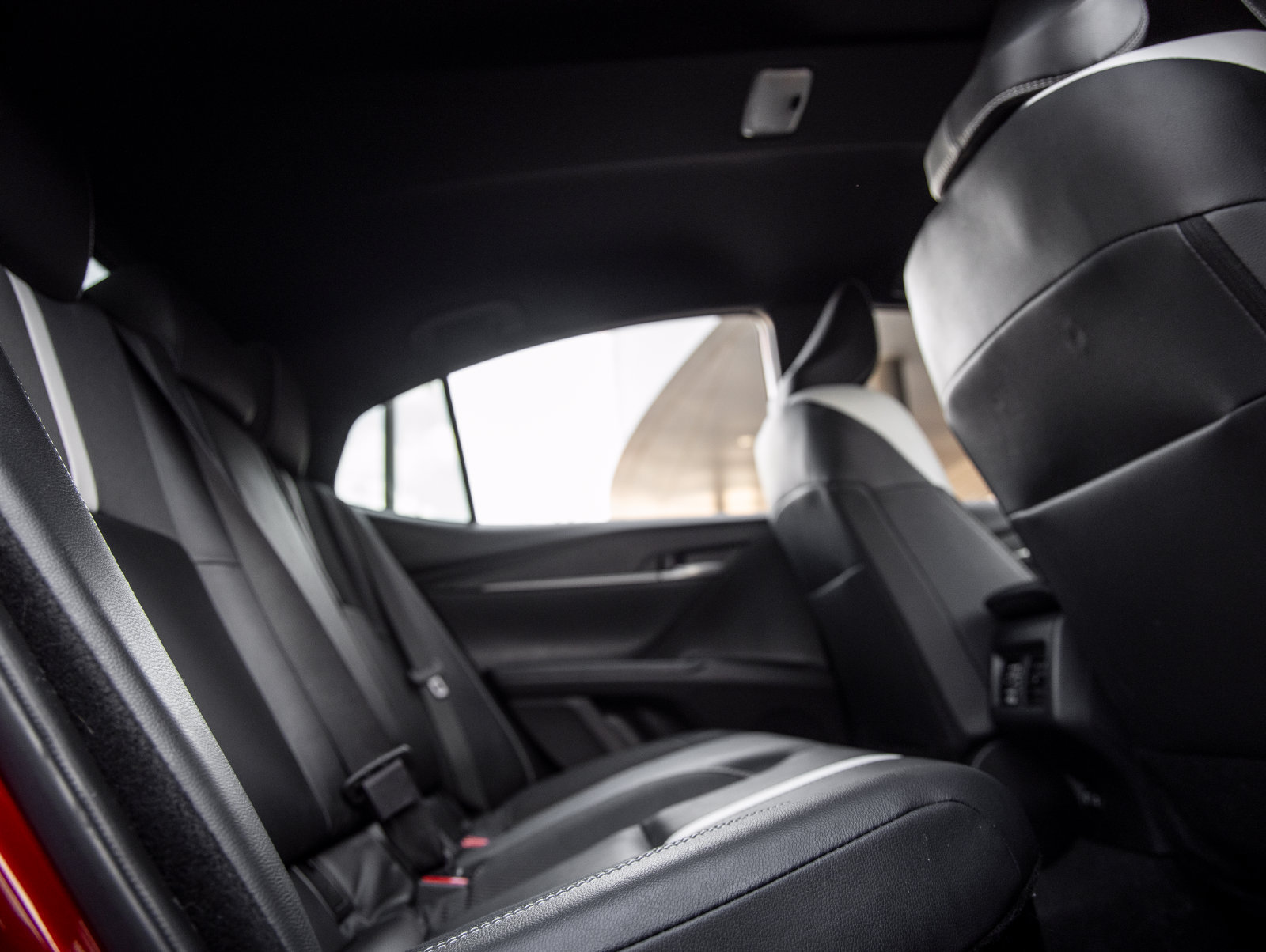Used 2025 Toyota Camry SE w/ Convenience Package FWD image 34