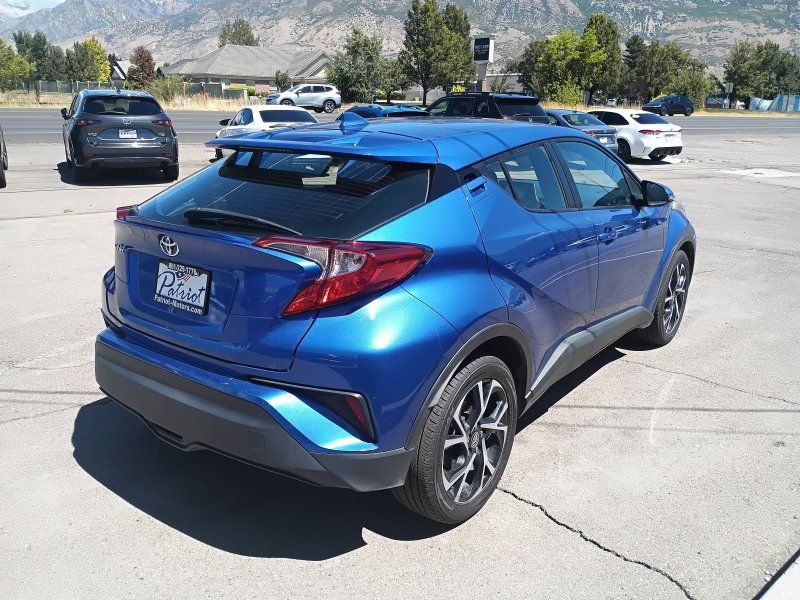 Used 2018 Toyota C-HR XLE FWD image 5