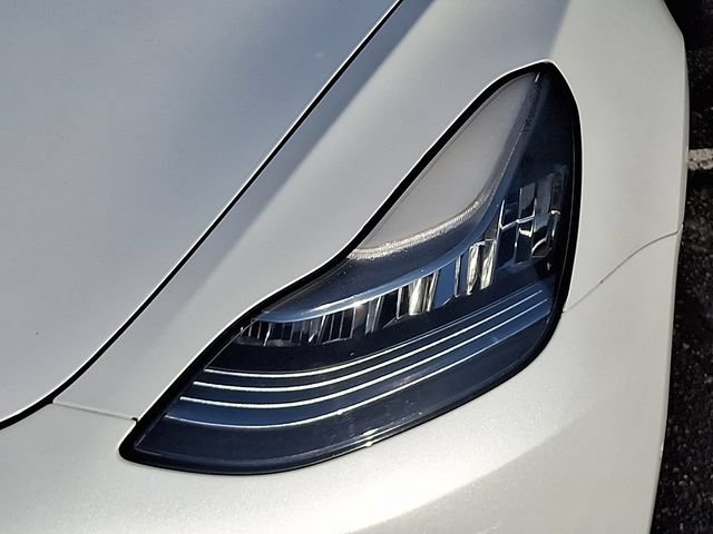 Used 2019 Tesla Model 3 Mid Range RWD image 9