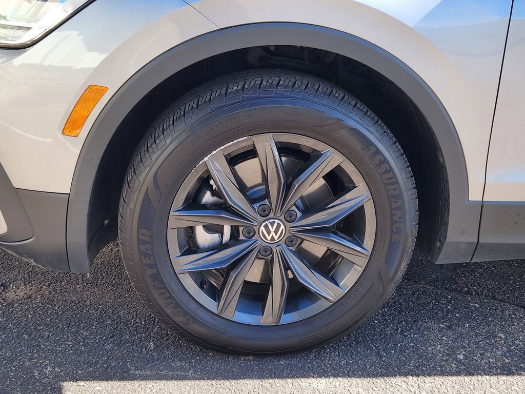 Certified 2024 Volkswagen Tiguan SE image 18