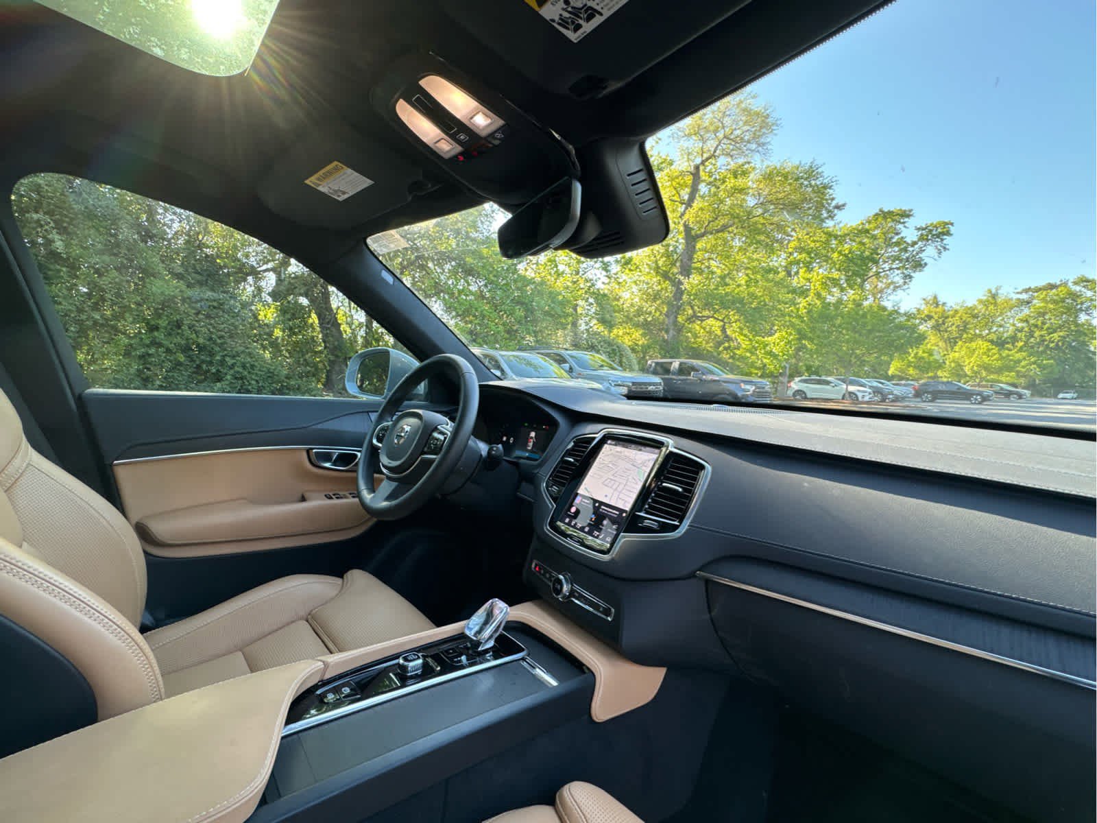 Certified 2024 Volvo XC90 B6 Ultimate w/ Lounge Package image 25