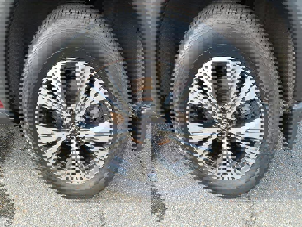 Certified 2023 Nissan Rogue SV image 9