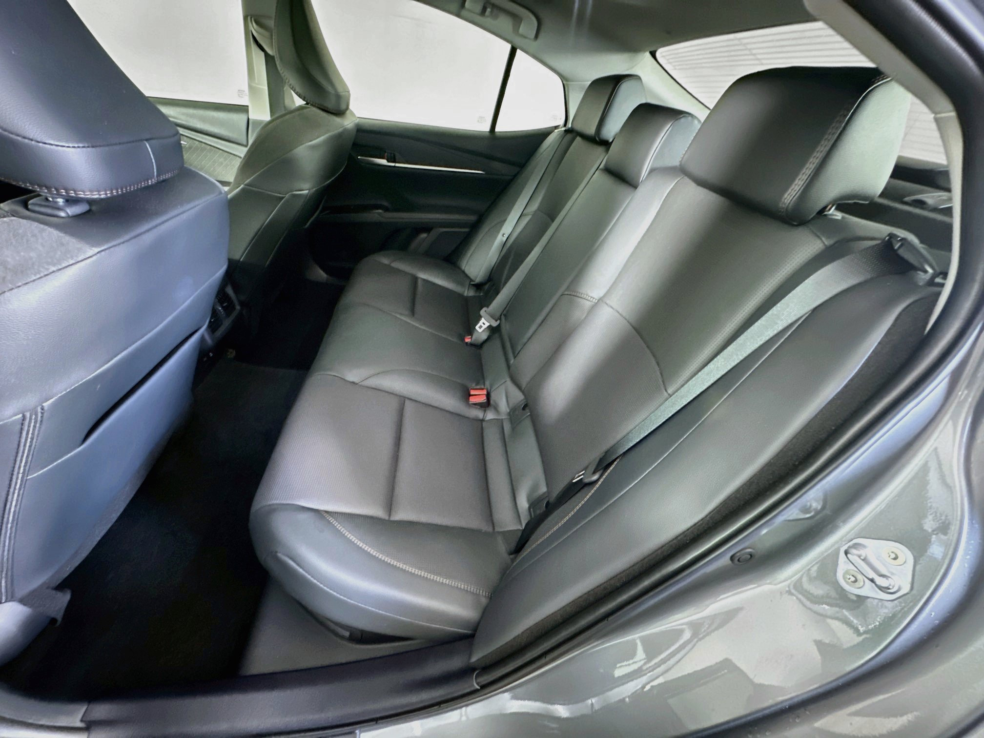 Used 2025 Toyota Camry XLE FWD image 29