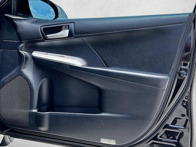 Used 2013 Toyota Camry SE FWD image 19