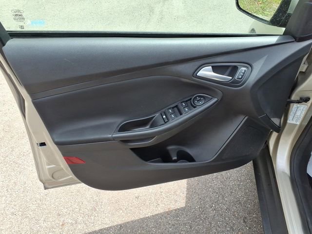 Used 2017 Ford Focus SE FWD image 16