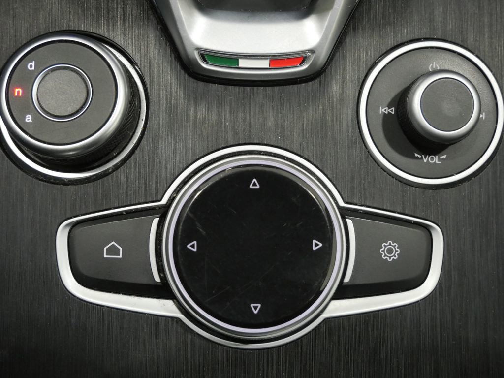 Used 2023 Alfa Romeo Giulia Sprint image 21