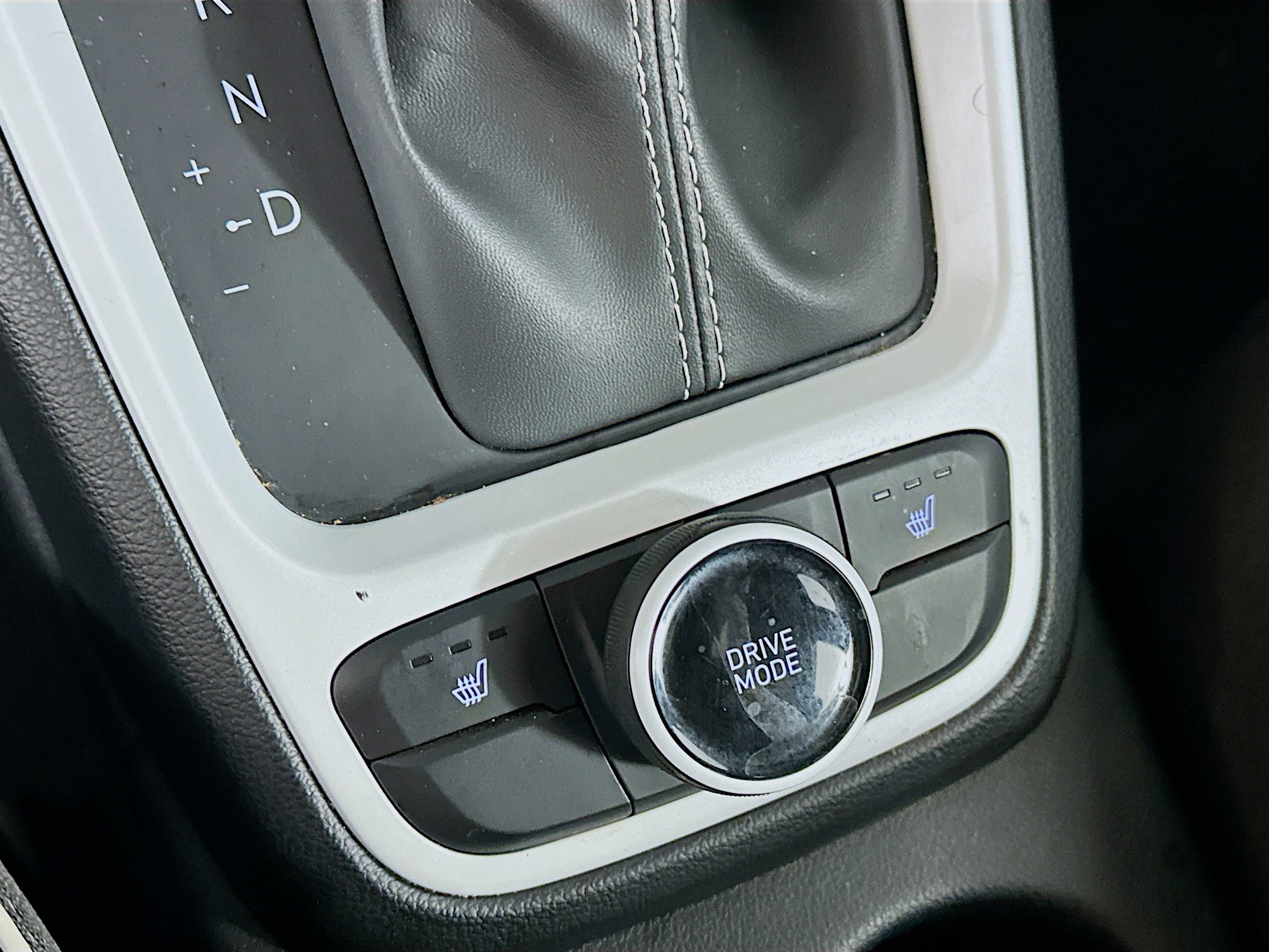 Used 2025 Hyundai Venue Limited image 25