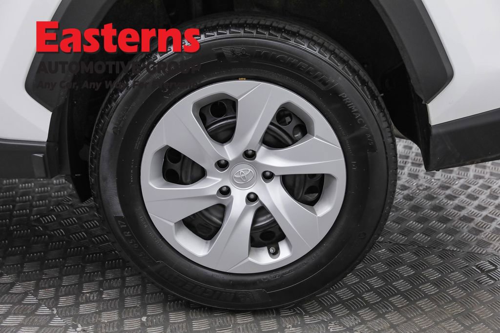 Used 2024 Toyota RAV4 LE image 33