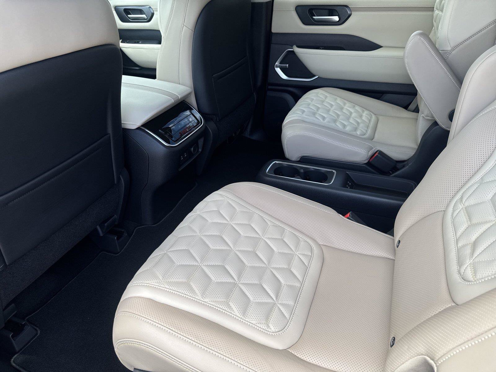 New 2026 Nissan Armada Platinum w/ Accent Package RWD image 27