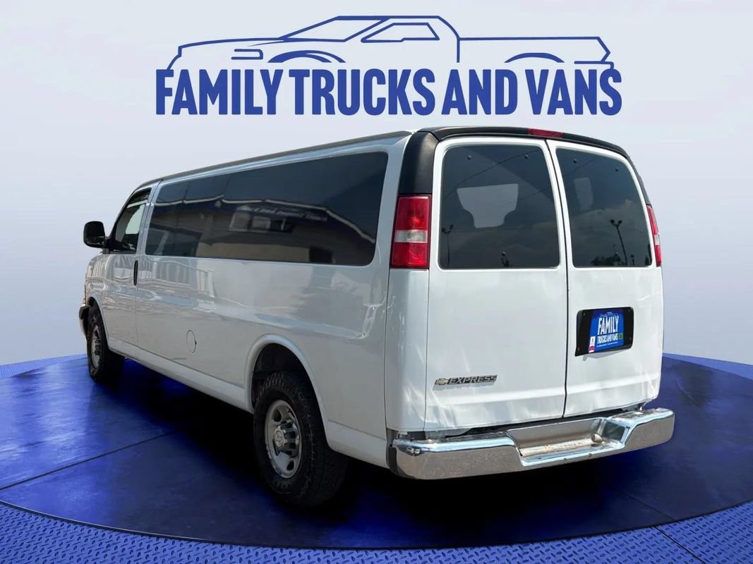 Used 2020 Chevrolet Express 3500 LT w/ LT Preferred Equipment Group RWD image 3