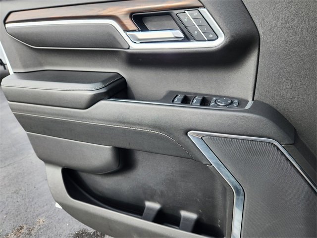 Used 2025 GMC Sierra 1500 SLT image 15