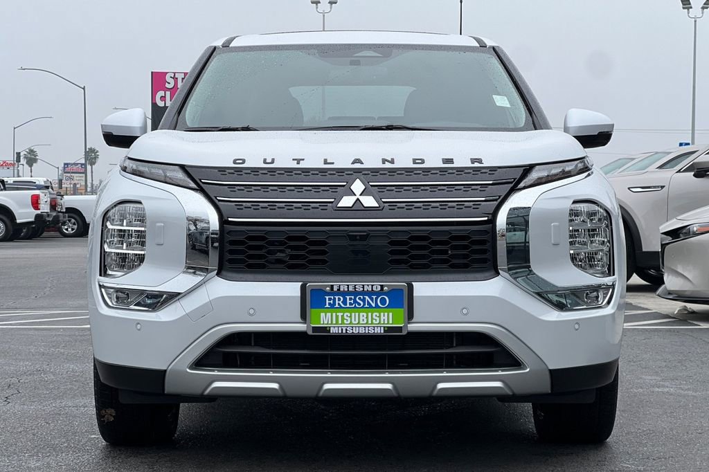 New 2025 Mitsubishi Outlander SE image 10